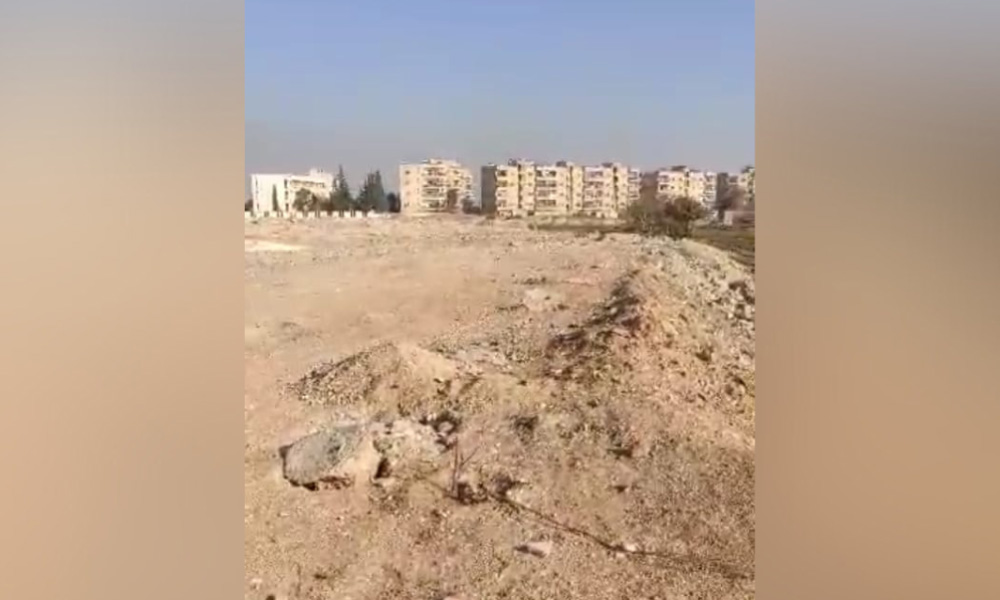 أرض للبيع في حرستا على الاوتستراد الدولي بمساحة 35000م في ريف دمشق 1027 (1)